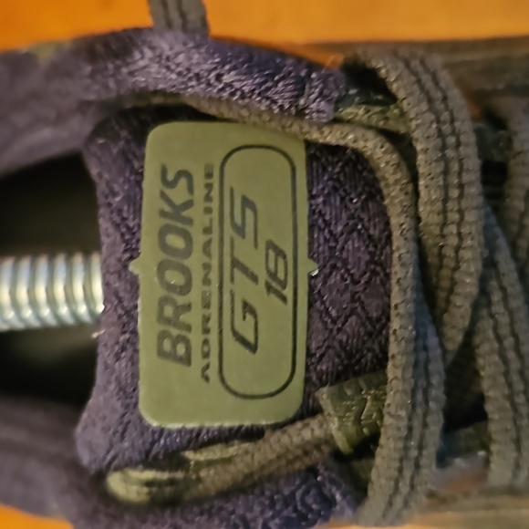 BROOKS | GTS 18 | ADRENALINE | SIZE 11.5 - Picture 3 of 9